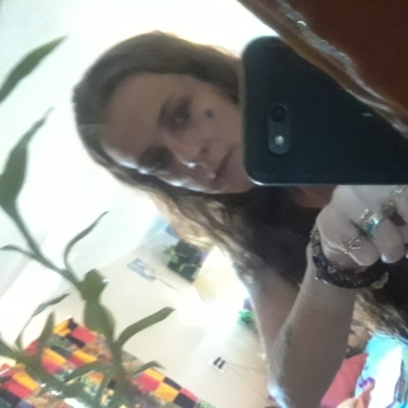 Meet your Posher, Erin - Picture 1 of 1